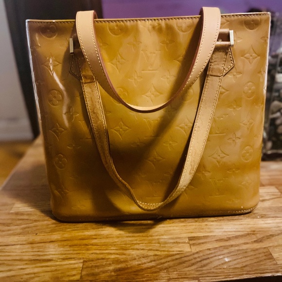 LOUIS VUITTON Monogram Vernis Houston - Picture 4 of 16